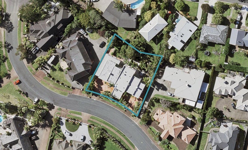 8 Manor Park, Sunnyhills, Auckland - Carousel 1