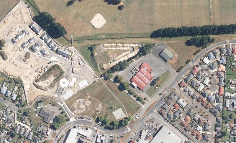 35 Te Ara o Papatahi, Wainuiomata, Lower Hutt - Carousel 1