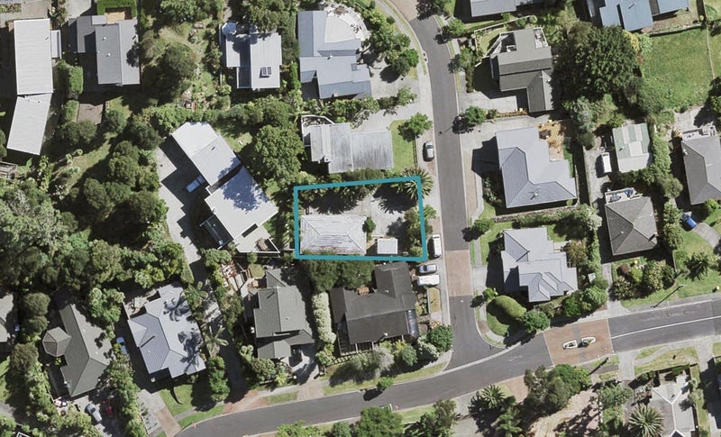 4 Frenz Drive, Titirangi, Auckland - Carousel 1