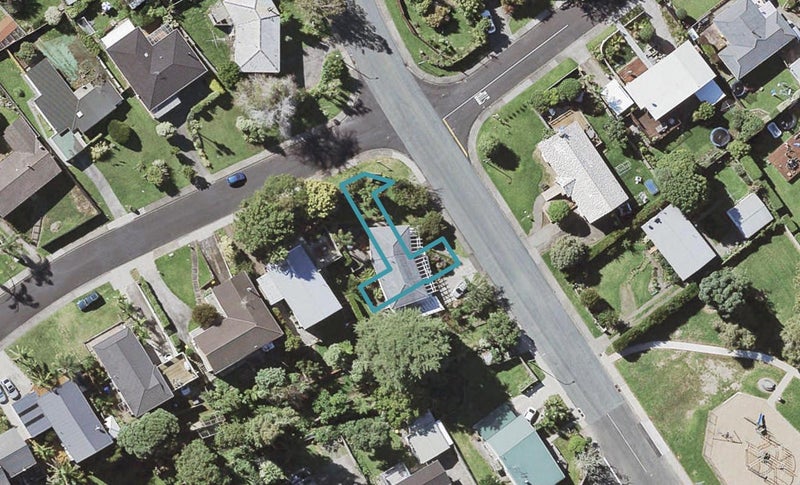 2A Wynn Place, Howick, Auckland - Carousel 1