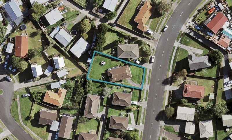 28 Maplesden Drive, Clendon Park, Auckland - Carousel 1