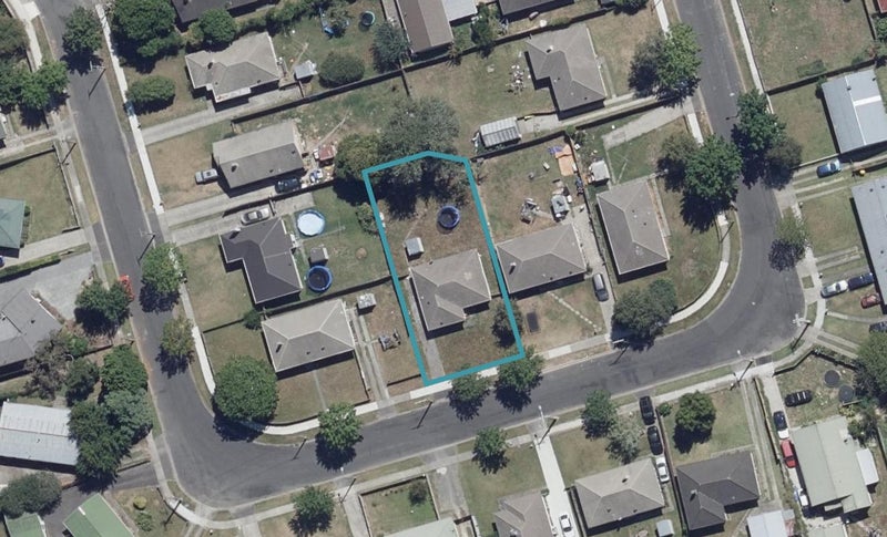 69 Marshall Street, Fairfield, Hamilton - Carousel 1