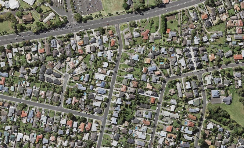 10 Lewis Road, Pakuranga, Auckland - Carousel 1