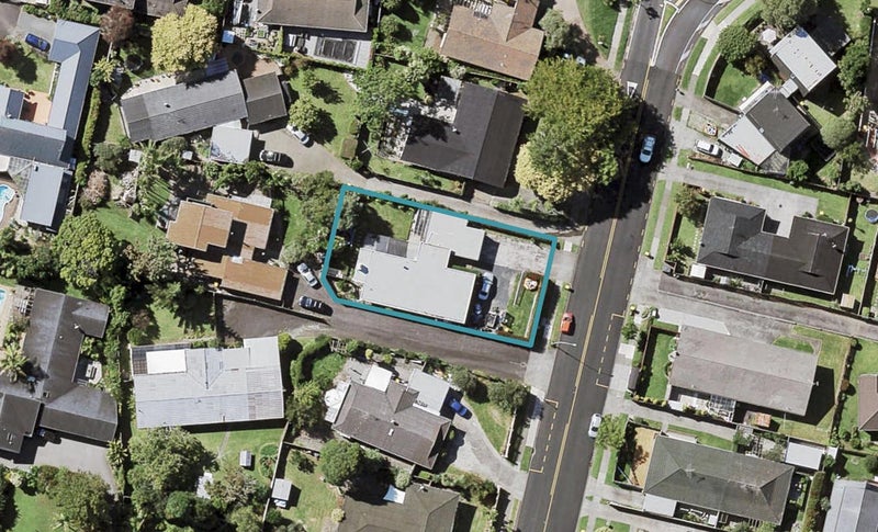 124 Glenmore Road, Sunnyhills, Auckland - Carousel 1