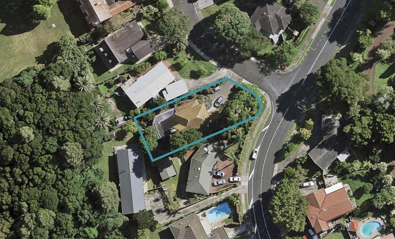 2 Earls Court, Hillpark, Auckland - Carousel 1