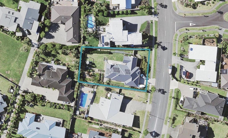10 Constellation Avenue, Beachlands, Auckland - Carousel 1