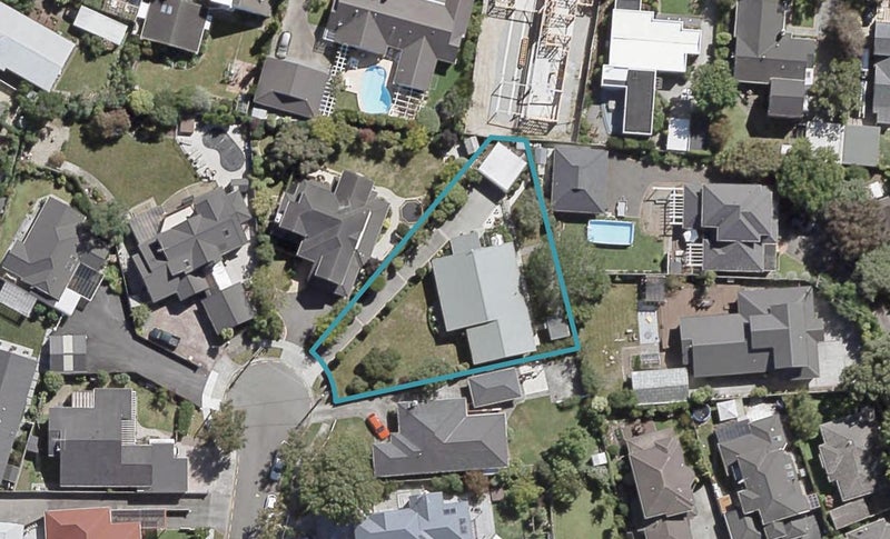 8 Harley Grove, Boulcott, Lower Hutt - Carousel 1