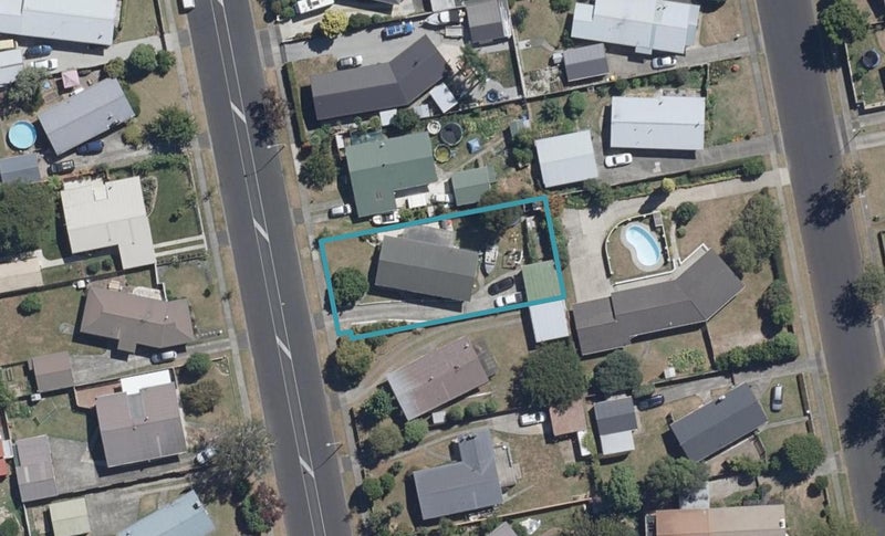 12 Ashurst Avenue, Pukete, Hamilton - Carousel 1