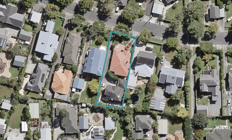 2/24 Totara Crescent, Woburn, Lower Hutt - Carousel 1