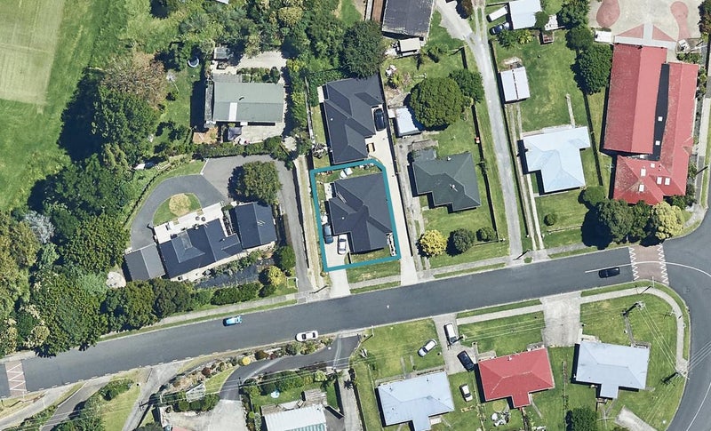 15 Sutherland Road, Brookfield, Tauranga - Carousel 1