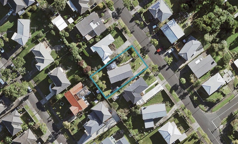 41 Rosamund Avenue, New Windsor, Auckland - Carousel 1