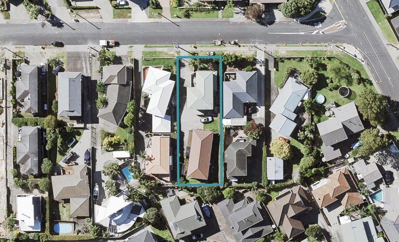 2/47 Devon Road, Bucklands Beach, Auckland - Carousel 1