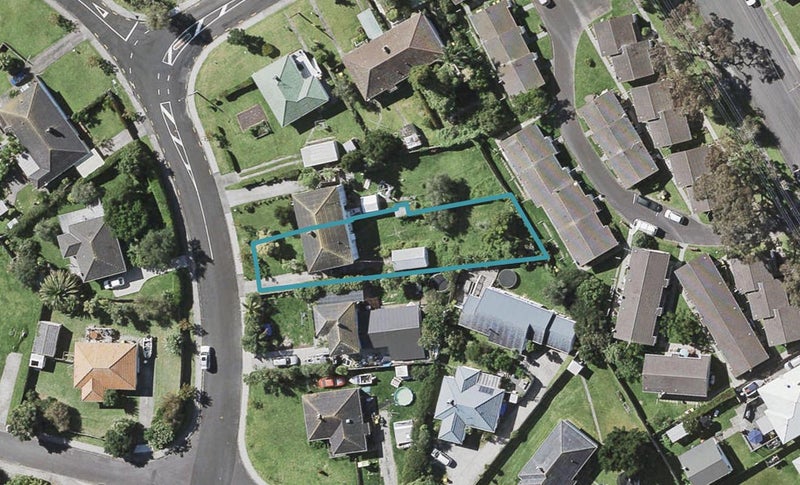 11 Philomel Crescent, Bayswater, Auckland - Carousel 1
