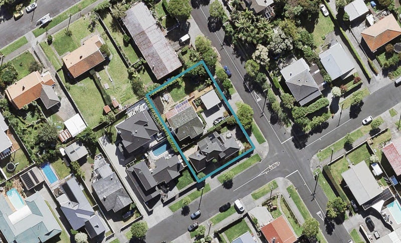 38 Wainui Avenue, Point Chevalier, Auckland - Carousel 1