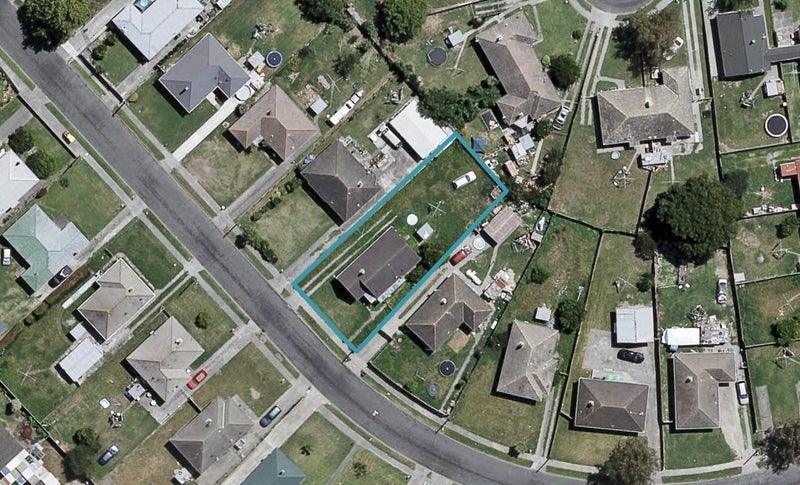 13 Charles Corner Crescent, Maraenui, Napier - Carousel 1