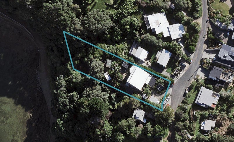 72 Burrell Road, Oneroa, Waiheke Island - Carousel 1