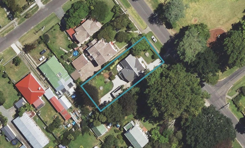 76 Russell Street, Whataupoko, Gisborne - Carousel 1