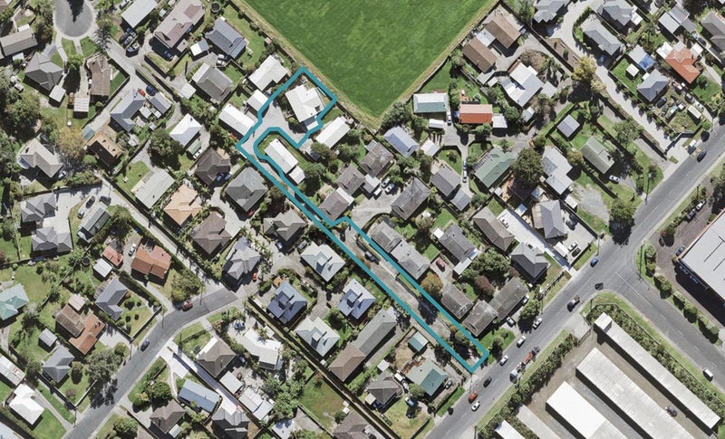 17 Denarius Lane, Glendene, Auckland - Carousel 1
