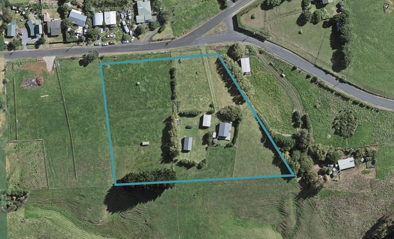 2 Kauri Road, Waiuku - Carousel 1