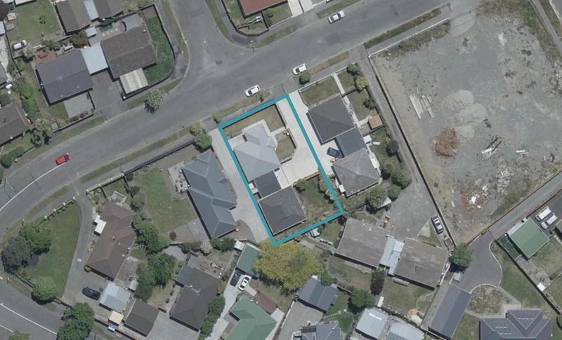 2/5 Brentwood Street, Parklands, Christchurch - Carousel 1