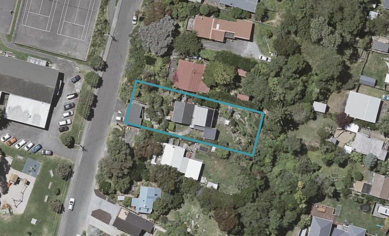 25 Tennis Court Road, Raumati South, Paraparaumu - Carousel 1