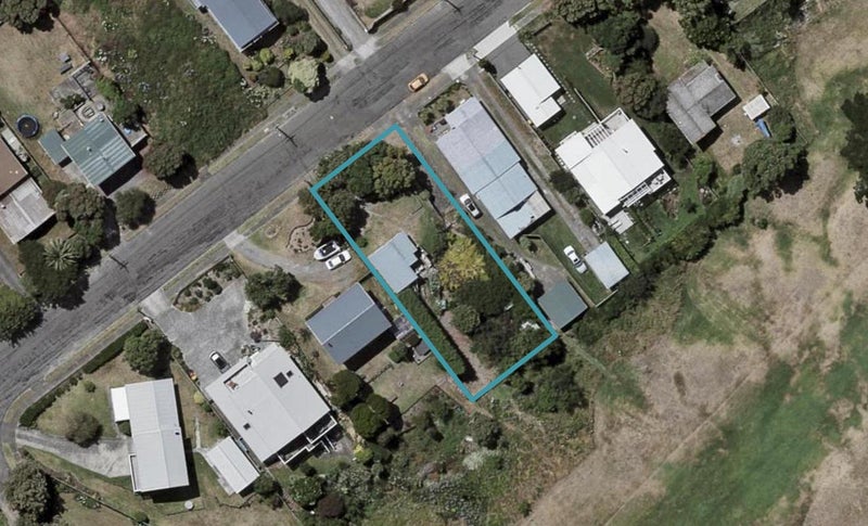 8 Atua Street, Waikanae Beach, Waikanae - Carousel 1
