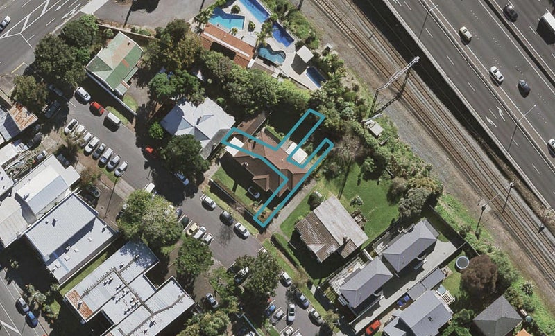 8/4 Patey Street, Epsom, Auckland - Carousel 1