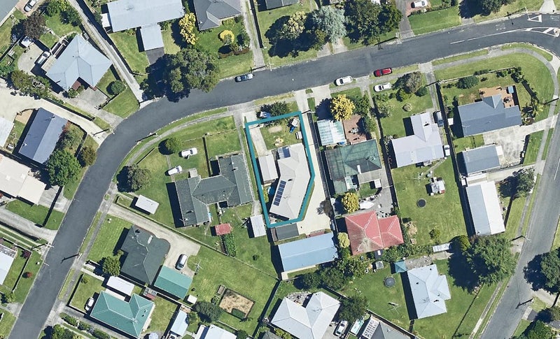 12A Linton Crescent, Matua, Tauranga - Carousel 1