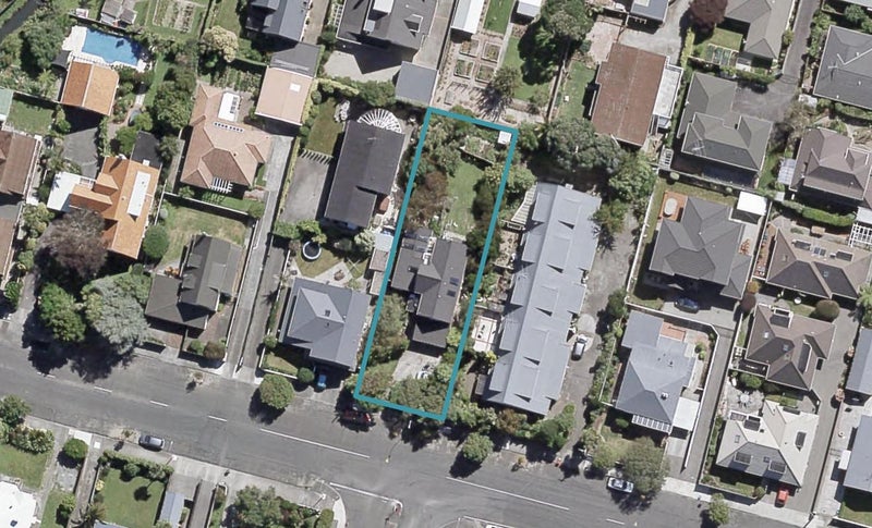 10 Wai-Iti Crescent, Woburn, Lower Hutt - Carousel 1