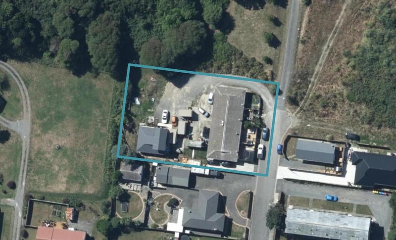 2/23 Te Arawi Street, Takapūwāhia, Porirua - Carousel 1