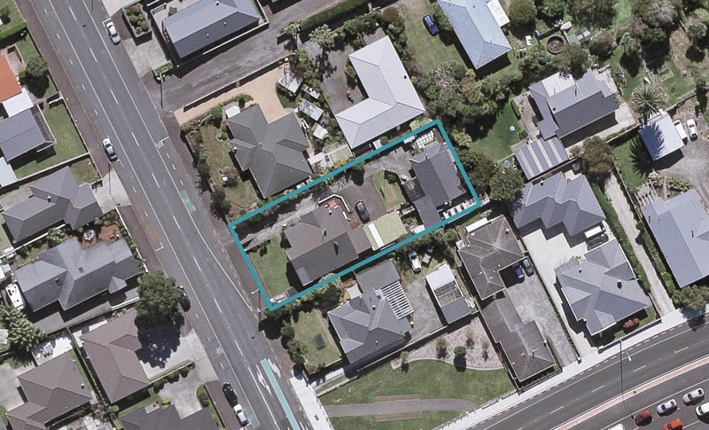 2/23 Mangorei Road, Strandon, New Plymouth - Carousel 1