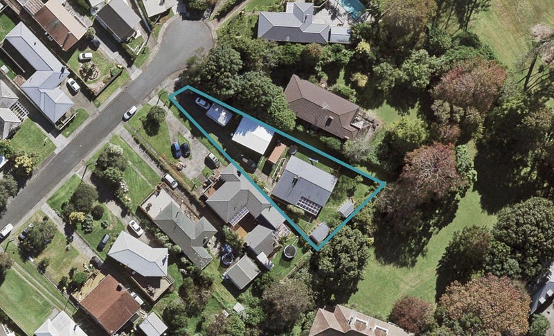 13 Benders Avenue, Hillcrest, Auckland - Carousel 1