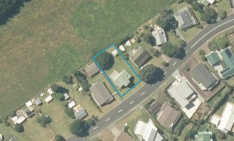 142 Bambury Place, Onemana, Whangamatā - Carousel 1