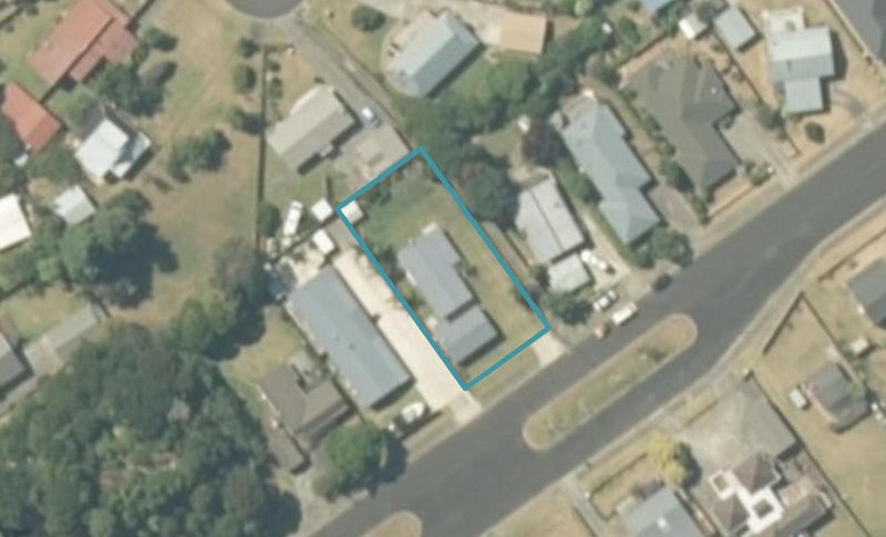 111 The Drive, Whangamatā - Carousel 1