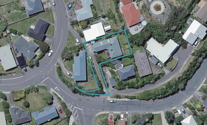 3 Somes Crescent, Newlands, Wellington - Carousel 1