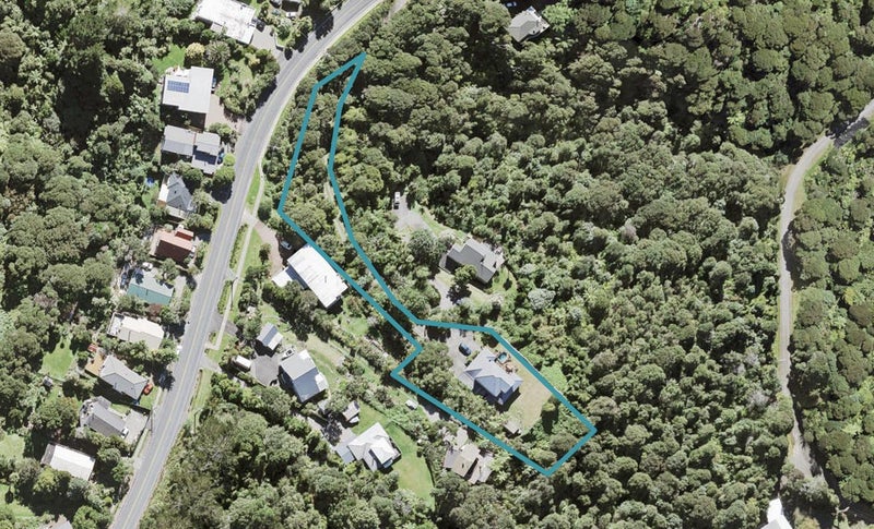 1146 Scenic Drive North, Swanson, Auckland - Carousel 1