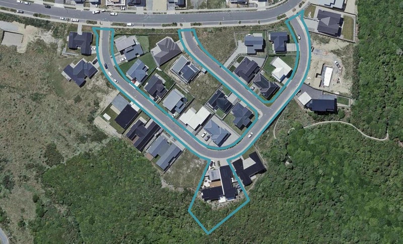 17 Promontory Crescent, Newlands, Wellington - Carousel 1