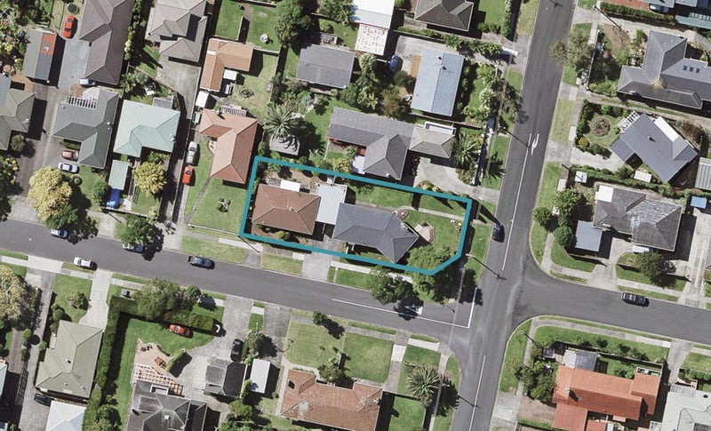 8A Tamaki Bay Drive, Pakuranga, Auckland - Carousel 1
