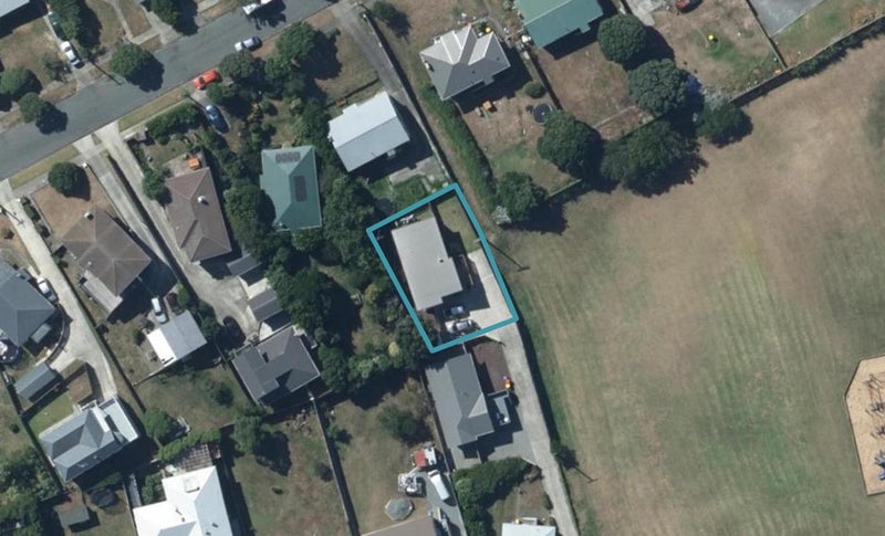 10B Tuki Street, TITAHI BAY, PORIRUA - Carousel 1