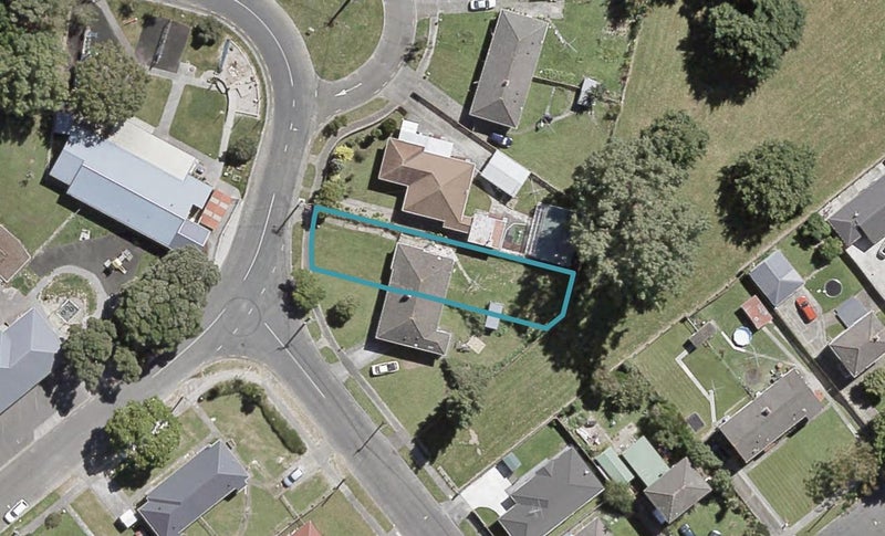 39 Roberts Street, Epuni, Lower Hutt - Carousel 1