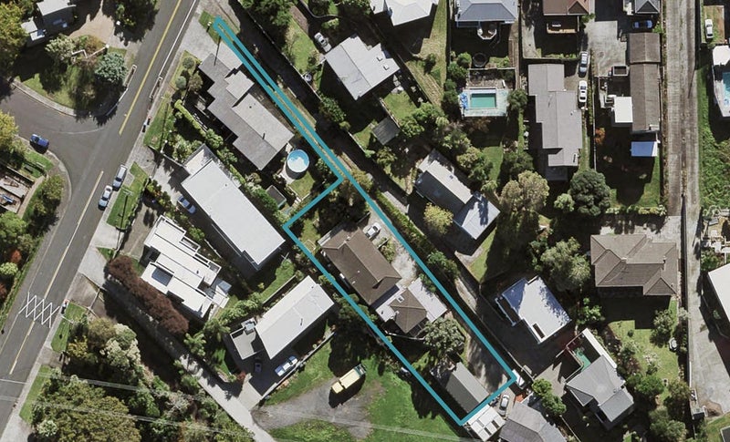 1/0 Frederick Street, Hillsborough, Auckland - Carousel 1
