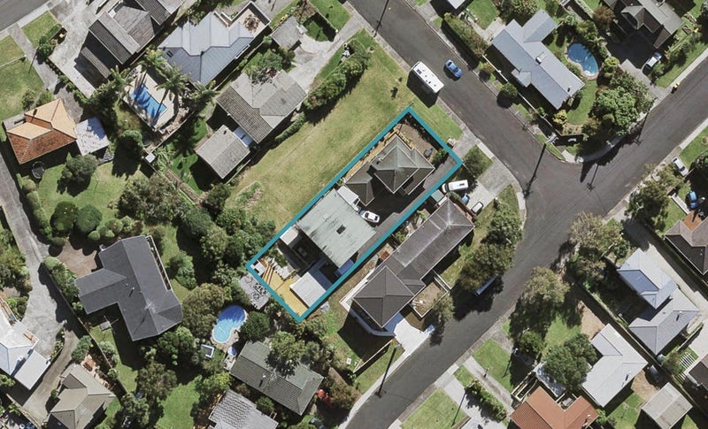 2/4 Tye Road, Hillcrest, Auckland - Carousel 1