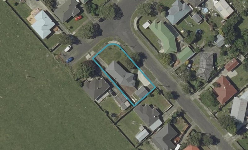 39 Peters Avenue, Cloverlea, Palmerston North - Carousel 1