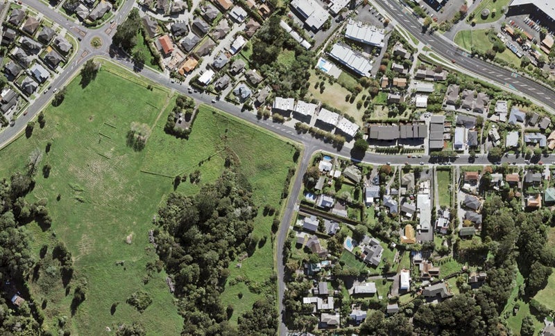 4 Kyle Road, Schnapper Rock, Auckland - Carousel 1