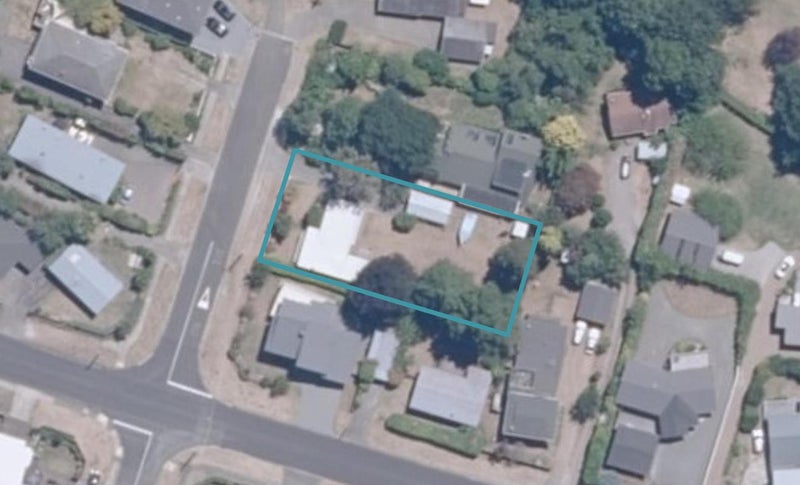 6 Otupai Street, Two Mile Bay, Taupo - Carousel 1