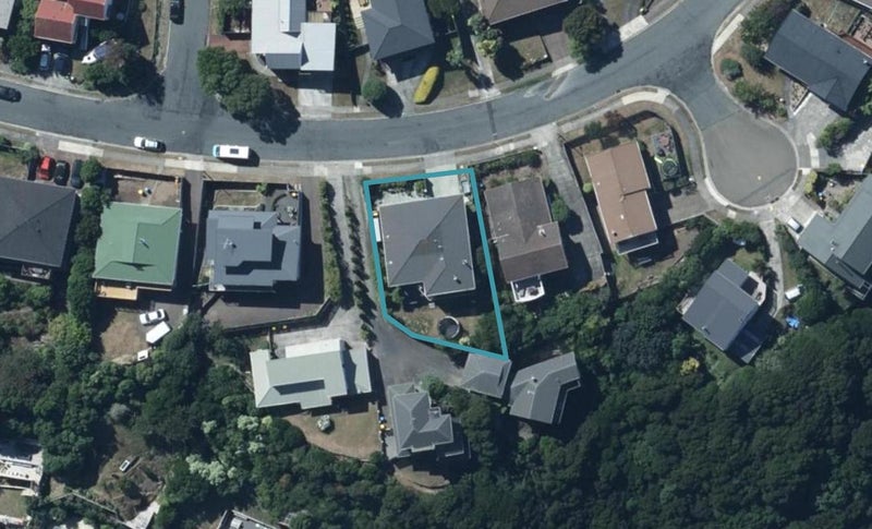 20 Bodmin Terrace, Camborne, Porirua - Carousel 1