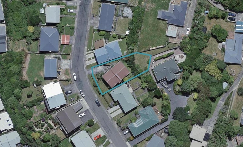 9 Ceres Crescent, Johnsonville, Wellington - Carousel 1