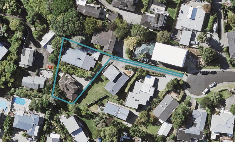 2/13 Garmons Way, Castor Bay, Auckland - Carousel 1