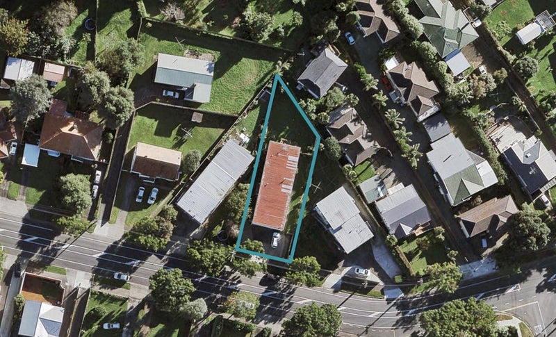 2/87 Owairaka Avenue, Owairaka, Auckland - Carousel 1
