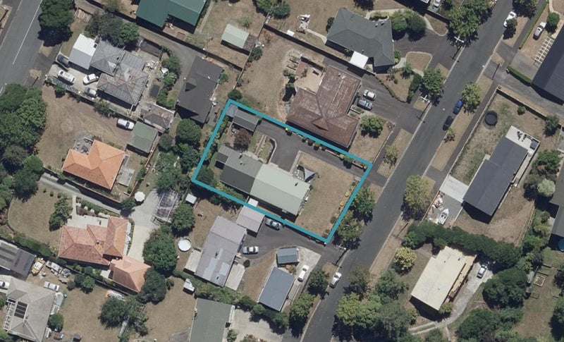 23 Acacia Crescent, Glenview, Hamilton - Carousel 1